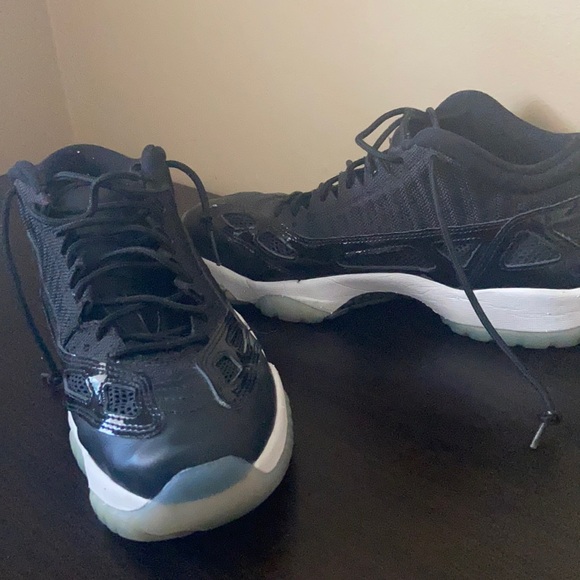 Retro Jordan 11 - Picture 1 of 3